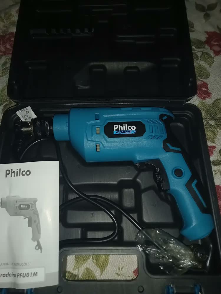 foto de Furadeira Philco Force 650W 2800RPM com Maleta PFU01M