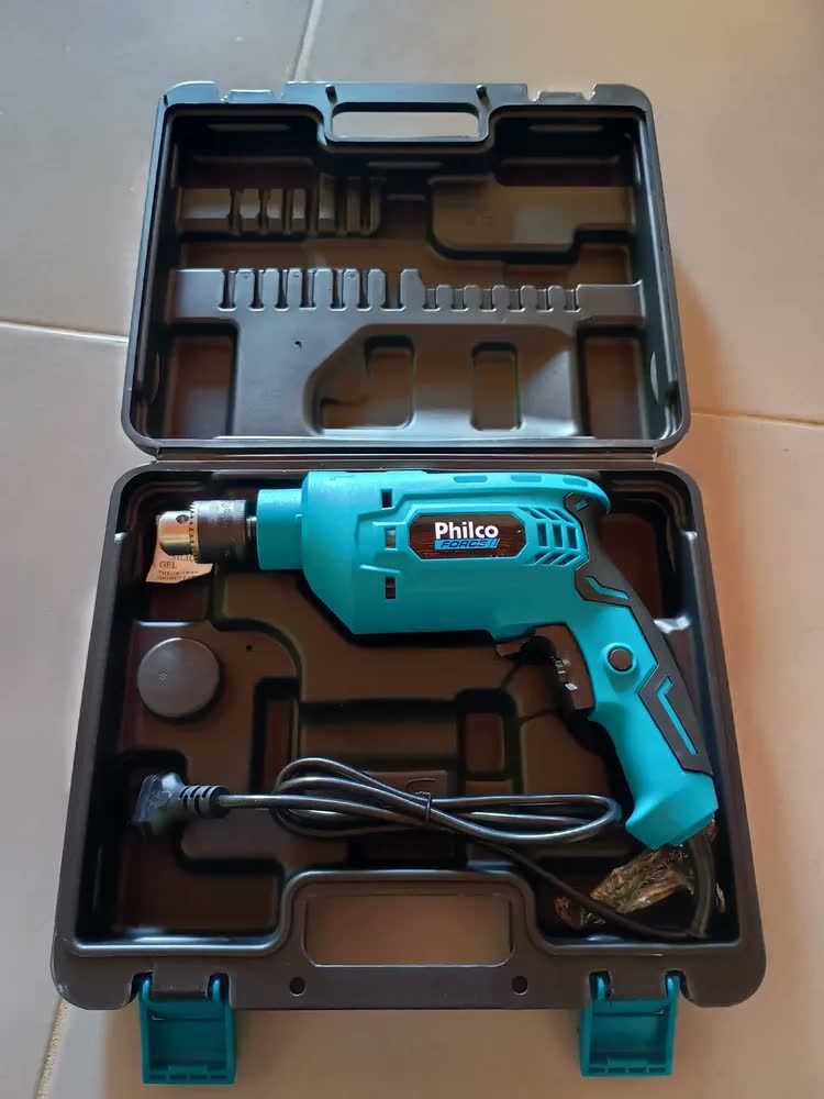 foto de Furadeira Philco Force 650W 2800RPM com Maleta PFU01M