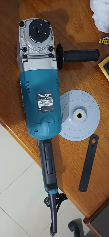 foto de Lixadeira Angular 7 2.200w Sa7021 Makita