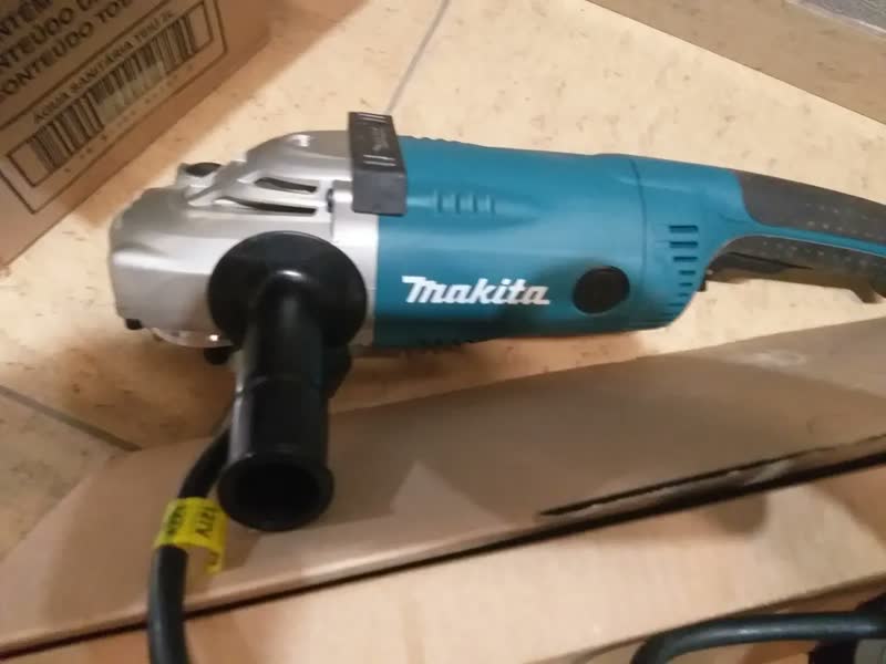 foto de Lixadeira Angular 7 2.200w Sa7021 Makita