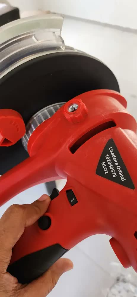 foto de Lixadeira De Parede E Teto Girafa 750w Com Coletor De Po Nagano NLO Cor Vermelho