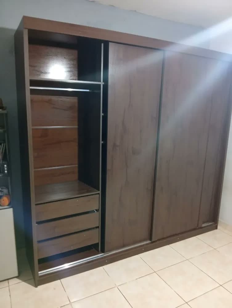 foto de Guarda Roupa Casal Sevilha 3 Portas  Correr 6 Gavetas