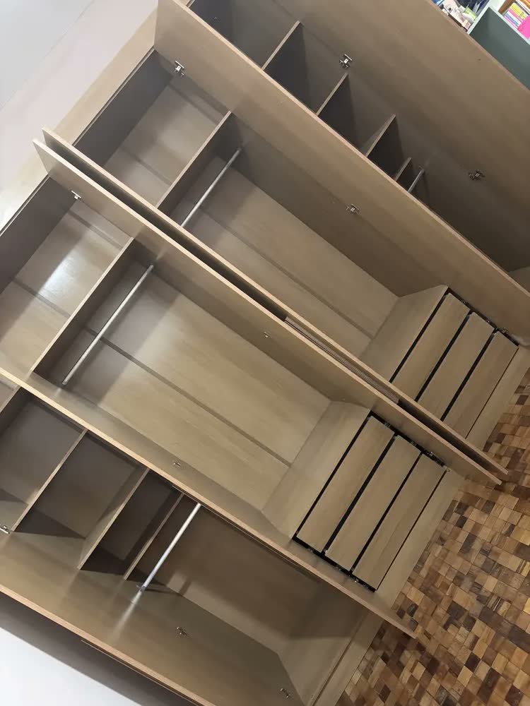 foto de Guarda Roupa Casal Valencia 6 Portas 6 Gavetas