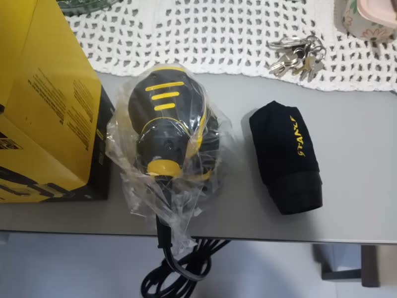foto de Lixadeira Orbital Profissional Stanley 240W 16000OPM SS24-BR
