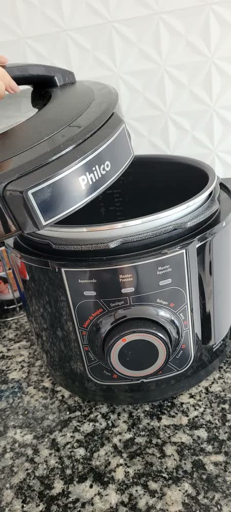 foto de Panela De Pressão Philco Ppp02pi Inox Multifuncional 5l Cor Preto