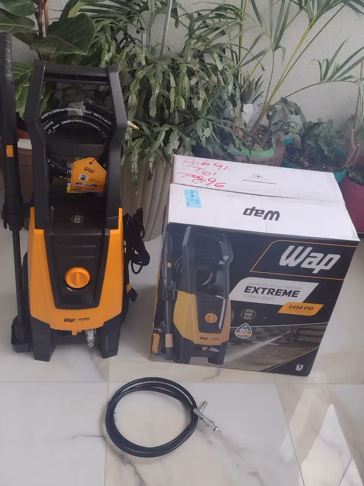 foto de Lavadora de Alta Pressão WAP Extreme Turbo 2800 com Aplicador de Detergente 1900W
