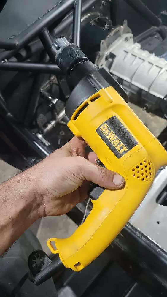 foto de Furadeira de Impacto 13mm Dewalt Modelo DW508S Potência 800W