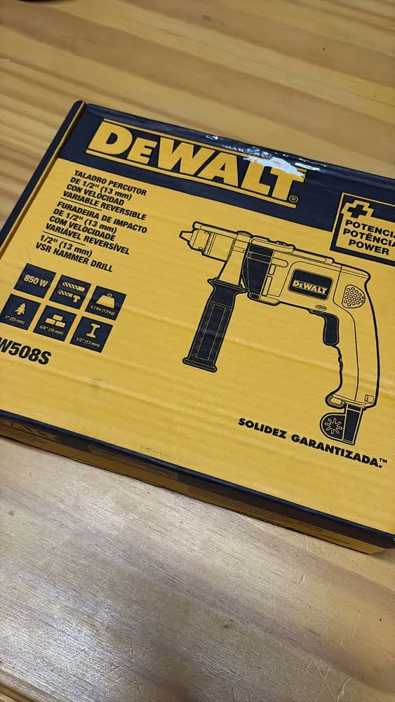 foto de Furadeira de Impacto 13mm Dewalt Modelo DW508S Potência 800W
