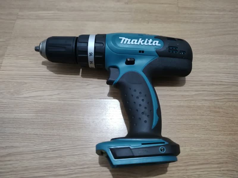 foto de Furadeira martelete parafusadeira 13mm Makita DHP453Z 18V SEM BATERIA