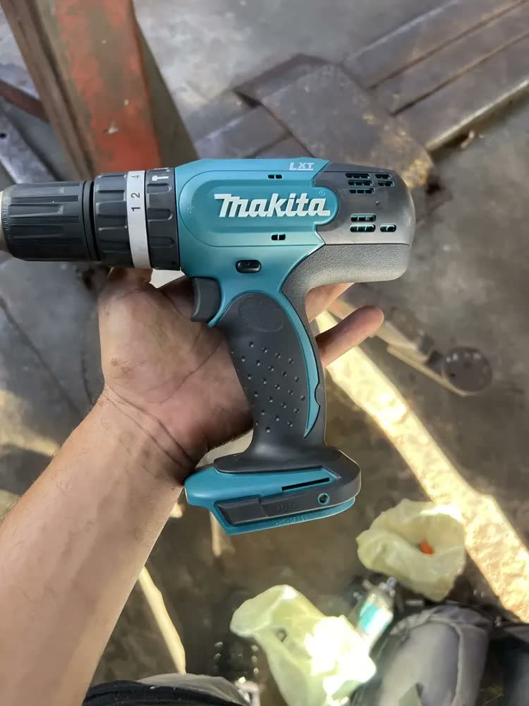 foto de Furadeira martelete parafusadeira 13mm Makita DHP453Z 18V SEM BATERIA