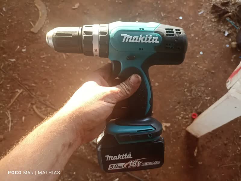 foto de Furadeira martelete parafusadeira 13mm Makita DHP453Z 18V SEM BATERIA
