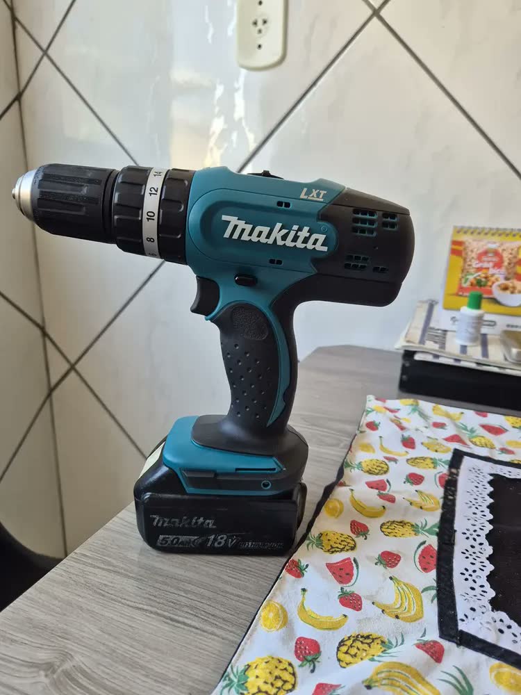 foto de Furadeira martelete parafusadeira 13mm Makita DHP453Z 18V SEM BATERIA
