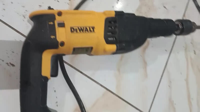 foto de Martelete Furadeira Impacto D25133k 800w Dewalt C/ Kit Broca