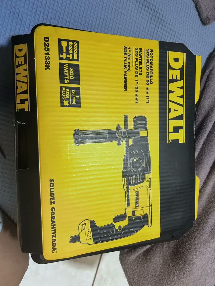 foto de Martelete Furadeira Impacto D25133k 800w Dewalt C/ Kit Broca