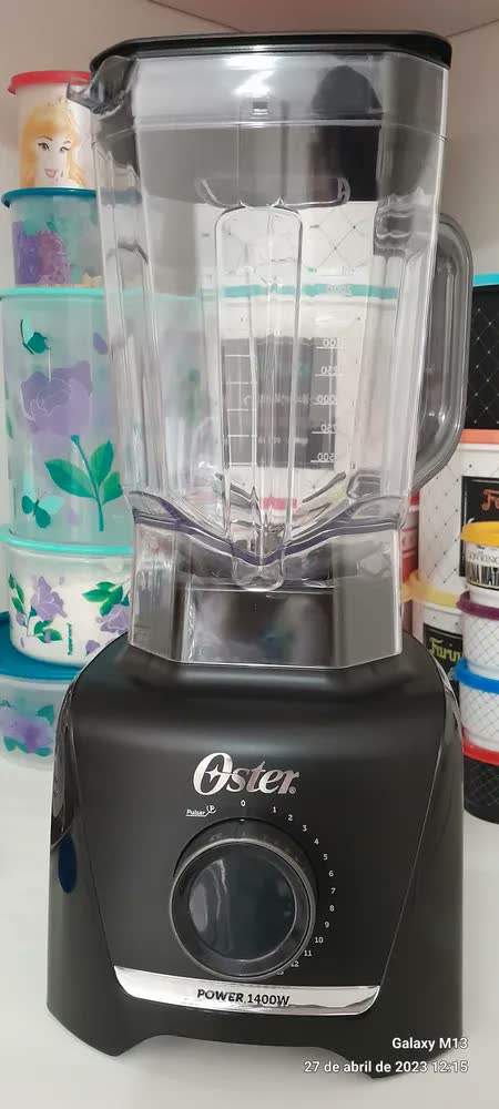 foto de Liquidificador Oster Full 3,2L 220V 1400W Preto OLIQ610