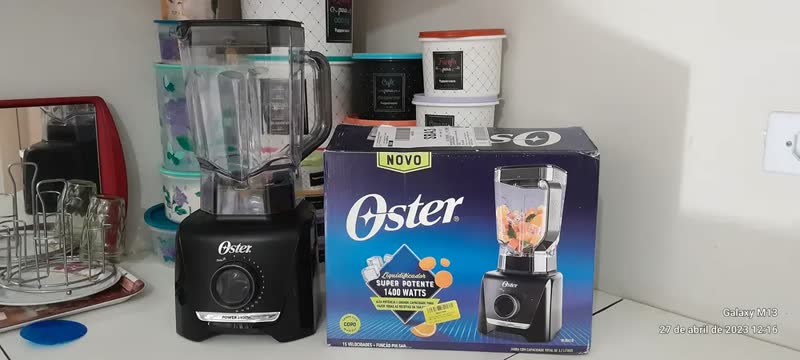foto de Liquidificador Oster Full 3,2L 220V 1400W Preto OLIQ610