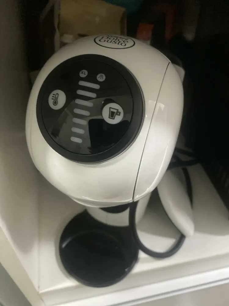 foto de Cafeteira Nescafé Dolce Gusto Genio S Basic Dgs1 Branca