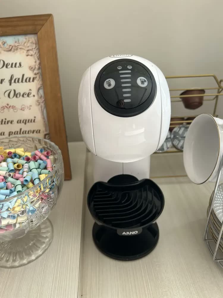 foto de Cafeteira Nescafé Dolce Gusto Genio S Basic Dgs1 Branca