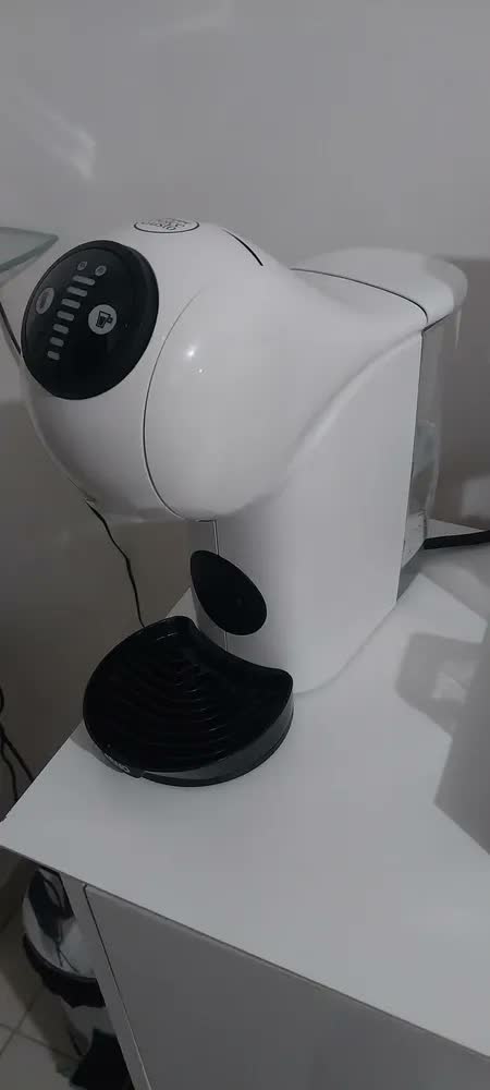 foto de Cafeteira Nescafé Dolce Gusto Genio S Basic Dgs1 Branca