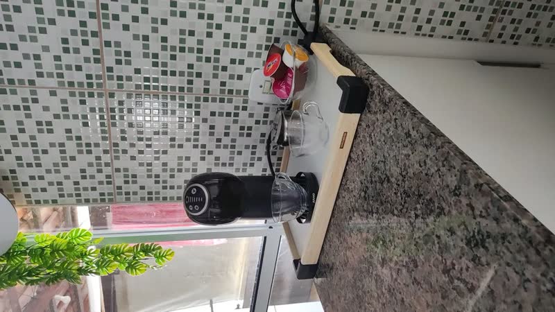 foto de Cafeteira Nescafé Dolce Gusto Arno Genio S Plus Preto Cápsulas
