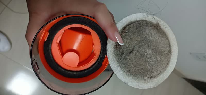 foto de Aspirador de Pó Vertical Turbo Cycle Mondial 1100W - AP-35