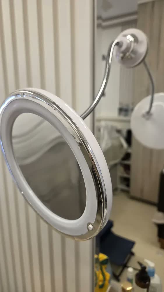 foto de Espelho Luz Led Parede Bancada C/ Aumento Zoom 10x Maquiagem