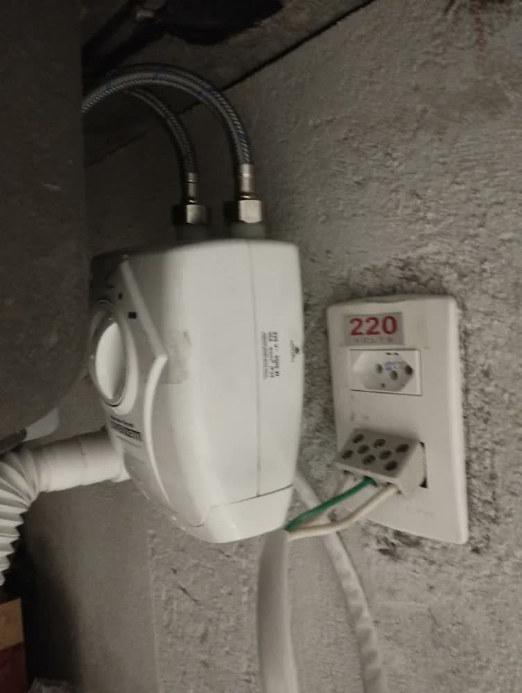 foto de Aquecedor versatil 3 temperaturas Lorenzetti cor branco para pias e lavatórios 127v 5500w