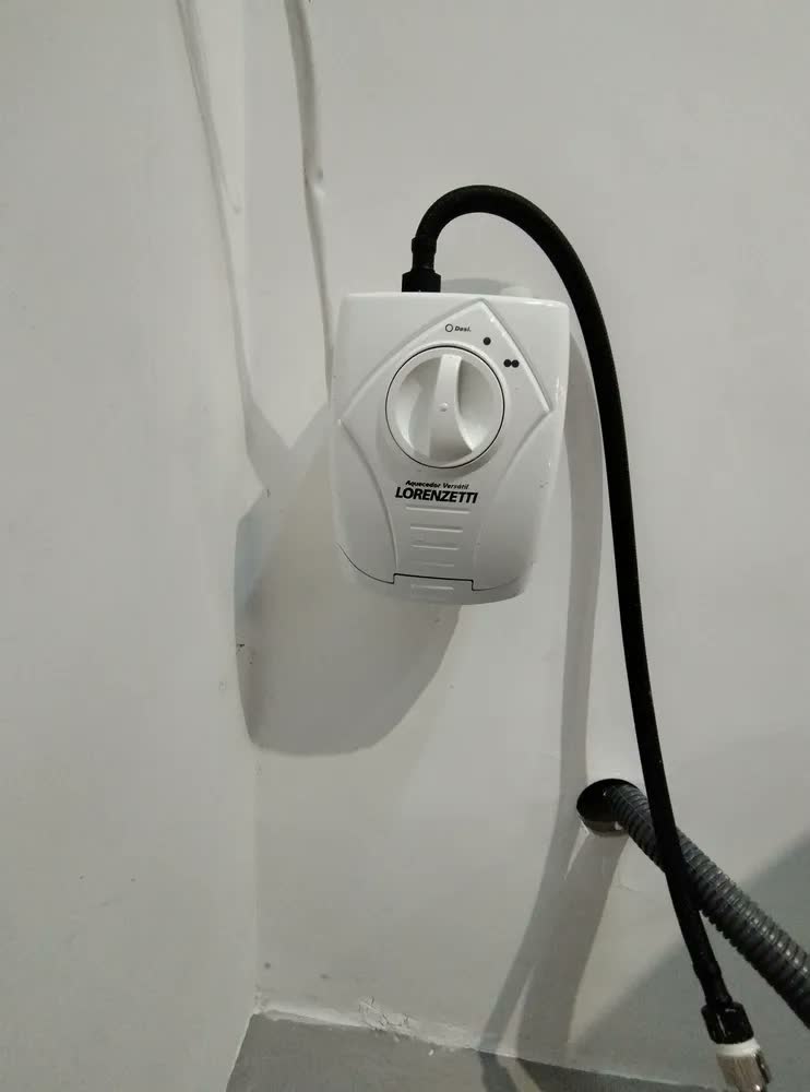 foto de Aquecedor Elétrico de Água Lorenzetti Versátil 3 Temperaturas Branco 5500W