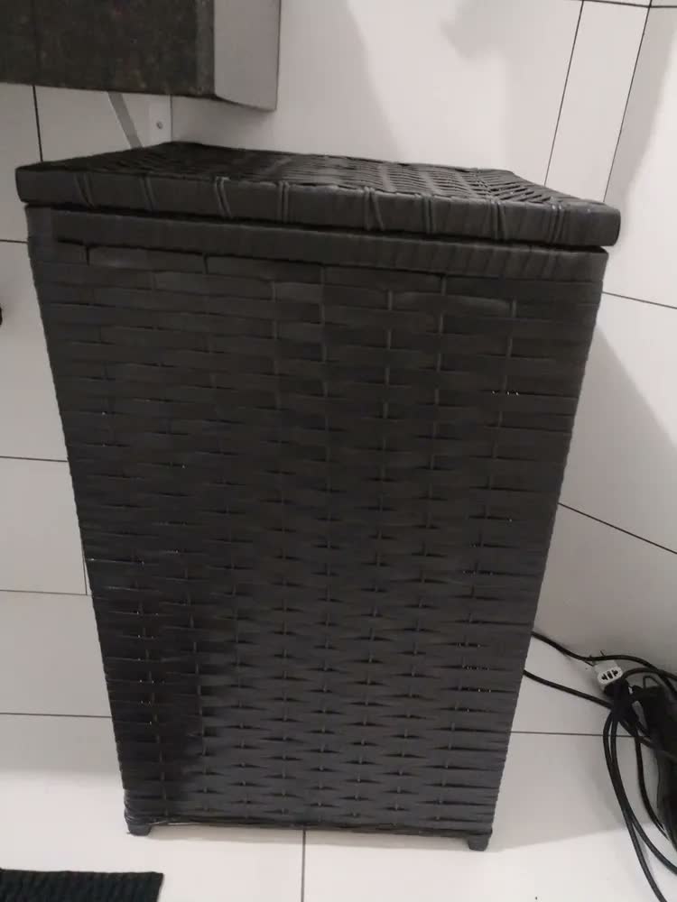 foto de Roupeiro Cesto P/roupa Suja Fibra Sintética 100lts 40x40x70