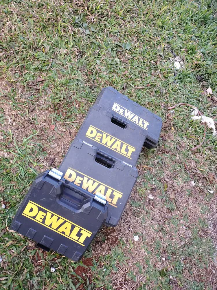 foto de Martelete Furadeira Impacto D25133k 800w Dewalt C/ Mega Kit