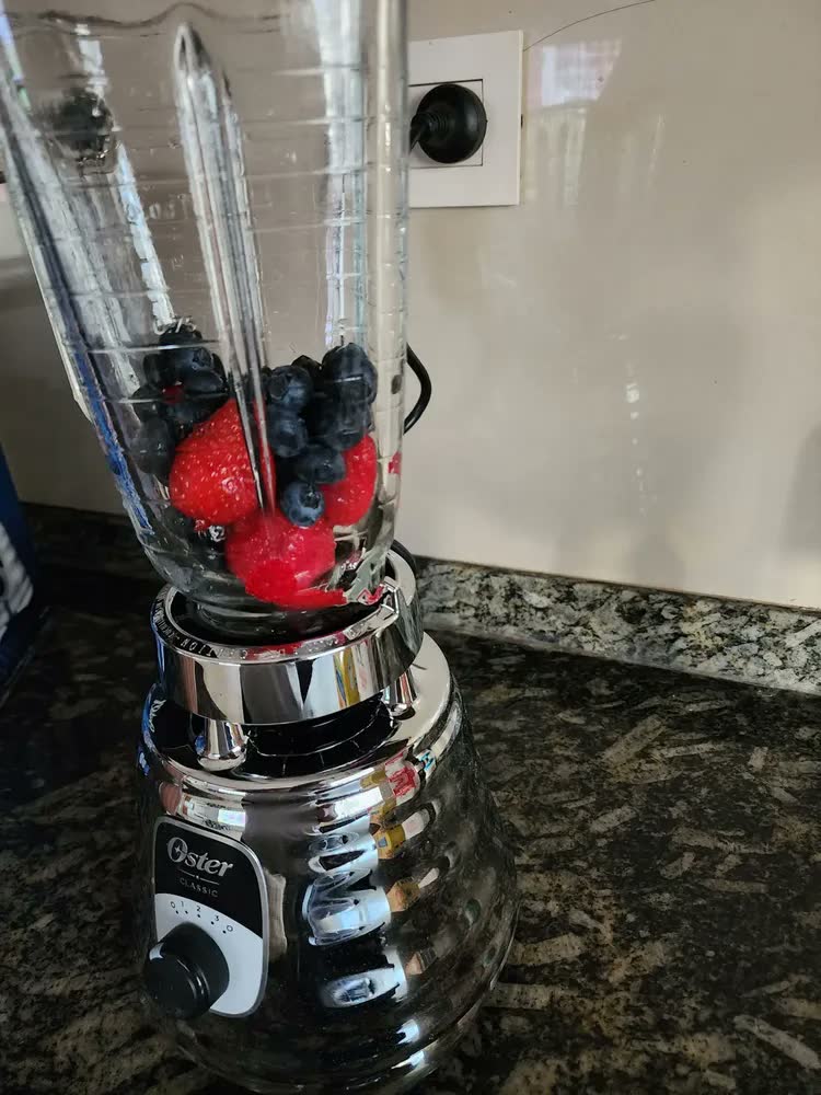 foto de Liquidificador New Osterizer Clássico Cobre Oster Cobre