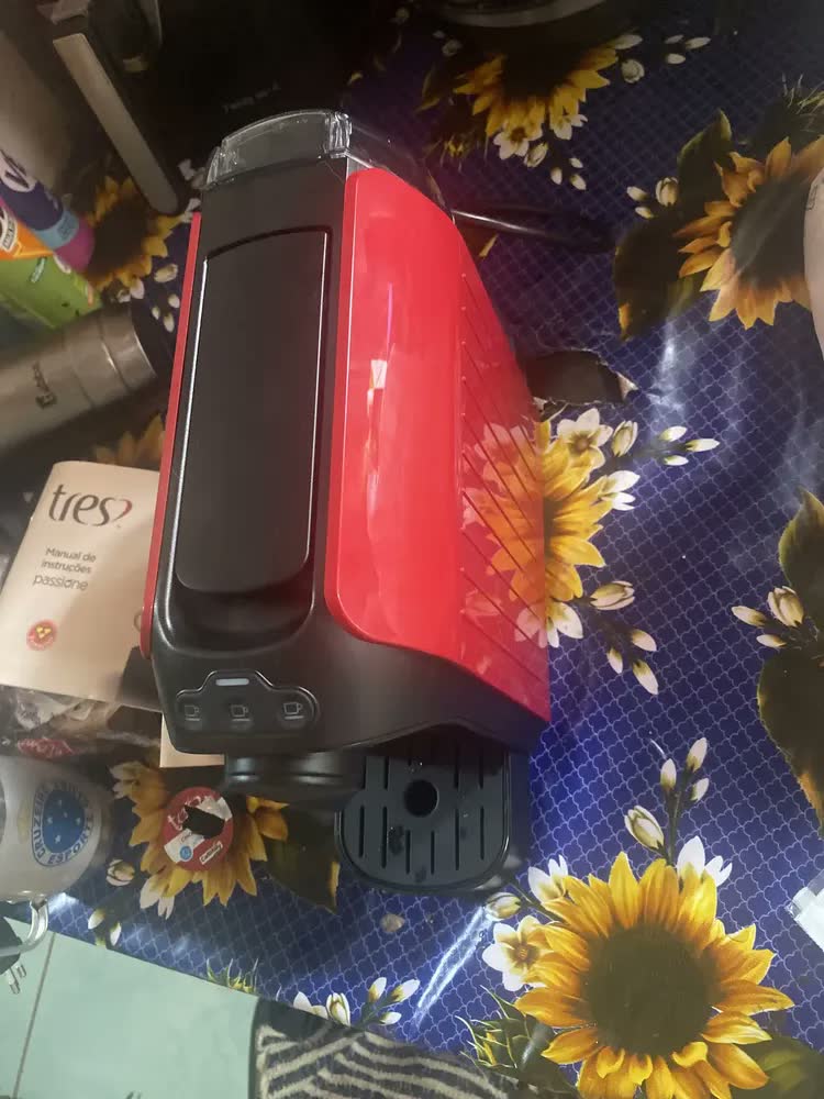 foto de Cafeteira Tres Corações Automática Multipressão Passione Vermelho