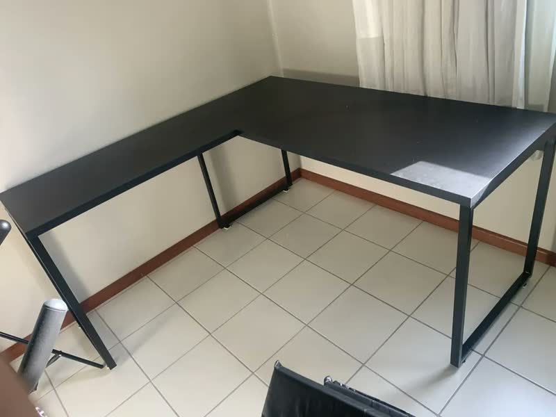 foto de Mesa De Escritório Em L Estilo Industrial 1,50x1,50m Kuadra