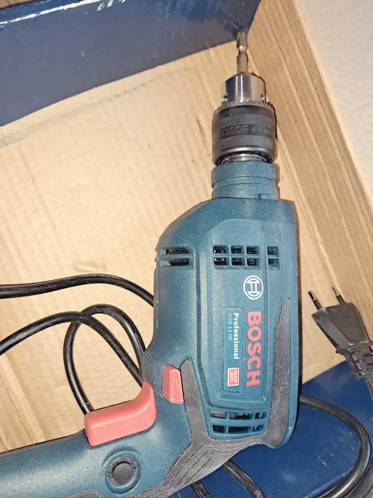 foto de Furadeira De Impacto Parafusadeira 1/2 750w Gsb 13 Re Bosch