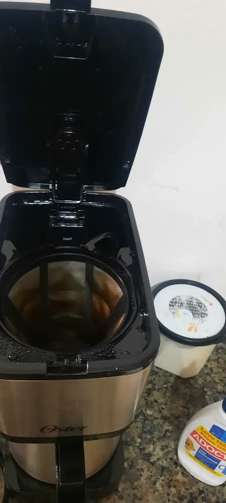 foto de Cafeteira Elétrica 1,2 Litros Ocaf650 Com Jarra Inox Oster Cor Preto