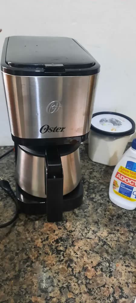 foto de Cafeteira Elétrica 1,2 Litros Ocaf650 Com Jarra Inox Oster Cor Preto