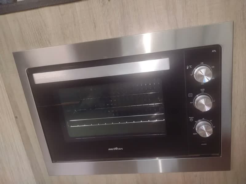foto de Forno Elétrico De Embutir Bfe47p 47l Britânia 220v Aço Inox