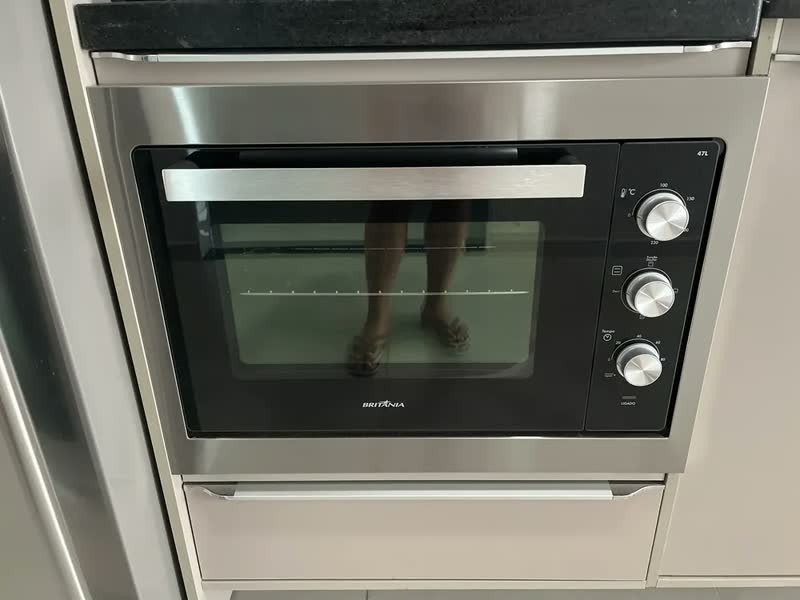 foto de Forno Elétrico De Embutir Bfe47p 47l Britânia 220v Aço Inox