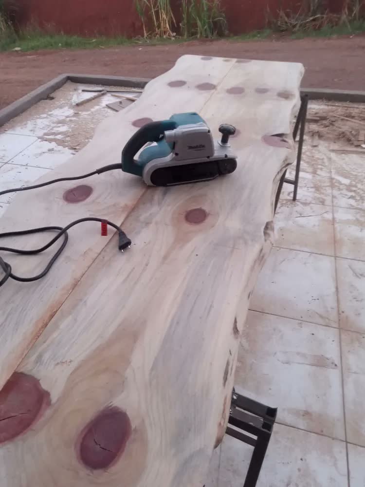 foto de Lixadeira de Cinta 940W Industrial M9400B Makita