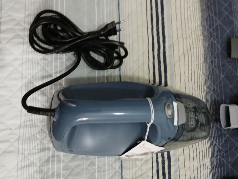 foto de Aspirador de Pó Portátil Black Decker Modelo APS1200 com Função Sopro