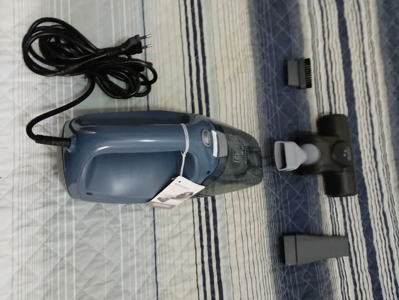 foto de Aspirador de Pó Portátil Black Decker Modelo APS1200 com Função Sopro