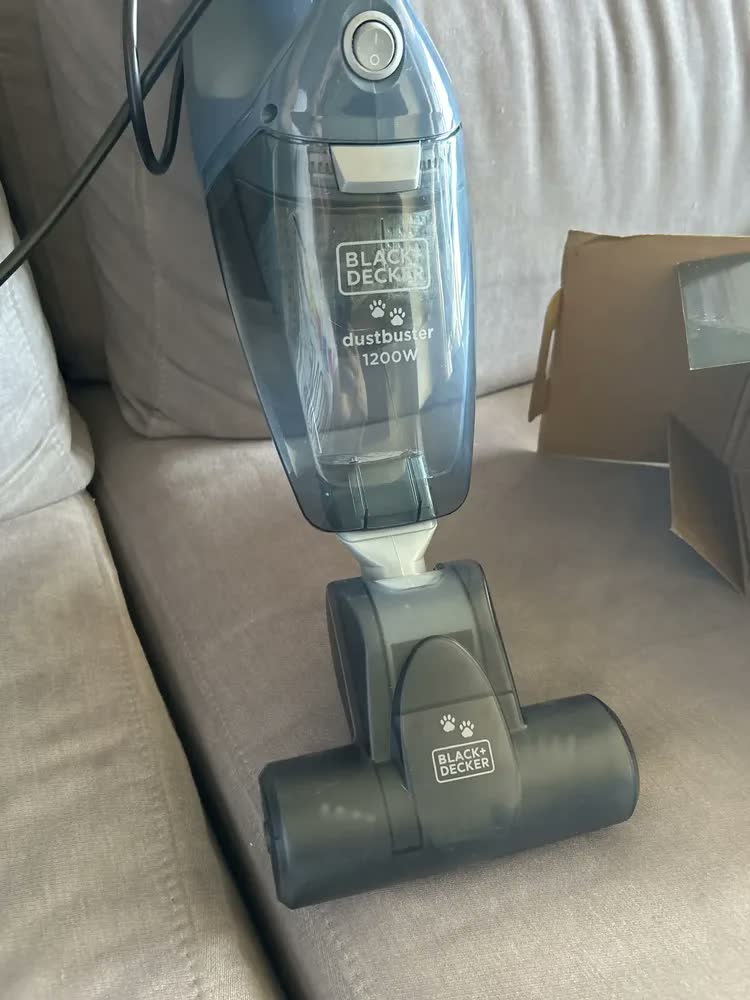 foto de Aspirador de Pó Portátil Black Decker Modelo APS1200 com Função Sopro