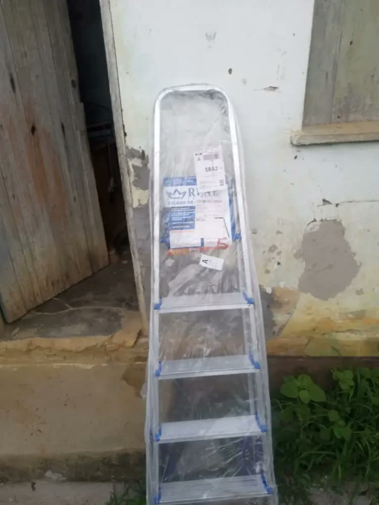 foto de Escada Doméstica Em Aluminio 5 Degraus Real Escadas Cor Prateado
