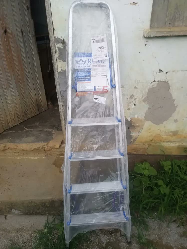 foto de Escada Doméstica Em Aluminio 5 Degraus Real Escadas Cor Prateado