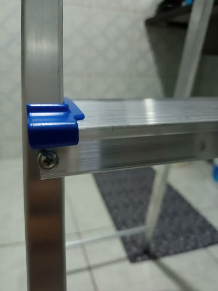 foto de Escada Alumínio Doméstica 4 Degraus Reforçada Real Escadas Cor Prateado/Azul