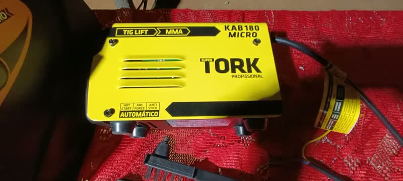 foto de Inversora Solda Kab 180 M Mma Tig Mascara Automatica Cor Amarelo/Preto