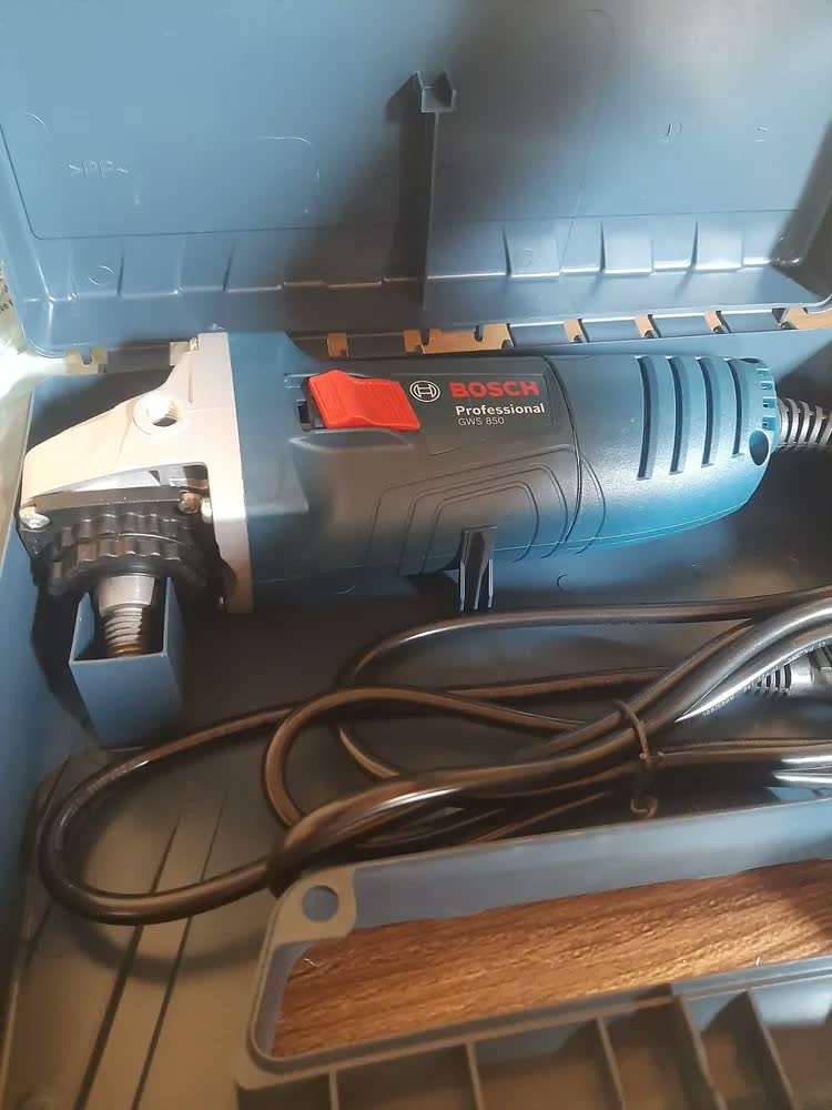 foto de Esmerilhadeira Angular 850w GWS-850 Azul Bosch Mais 3 discos