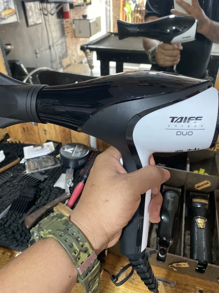 foto de Secador De Cabelos Taiff Unique Duo Preto e Branco 2700W Automático