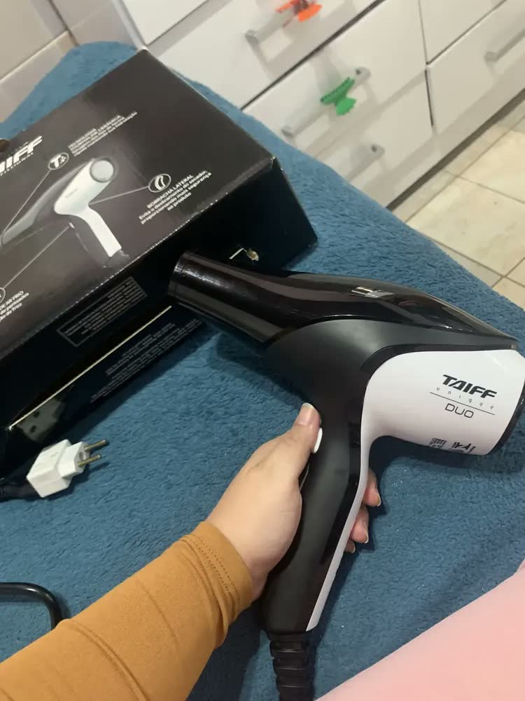 foto de Secador De Cabelos Taiff Unique Duo Preto e Branco 2700W Automático