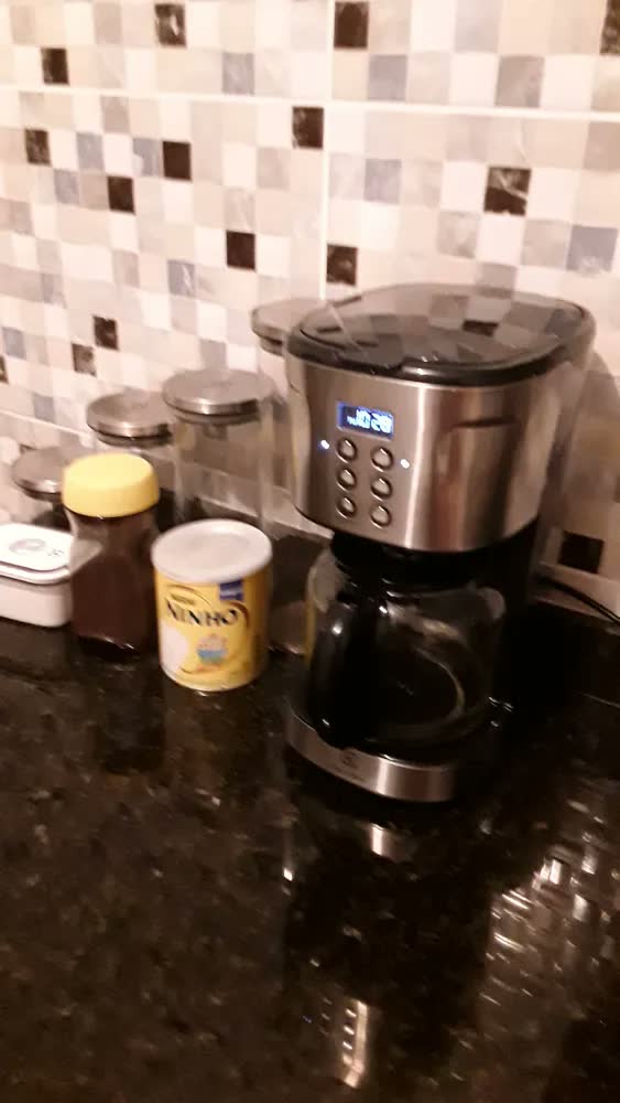 foto de Cafeteira Elétrica Electrolux Digital 38 Xícaras Experience Programável com Timer Cor Inox ECM30